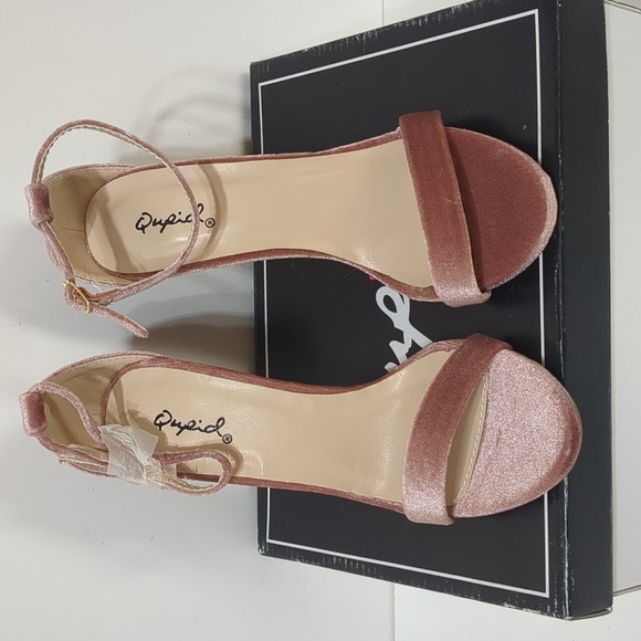 Qupid blush velvet heels sandals size 5.5 - Picture 2 of 9